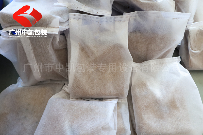 椰磚無紡布包裝機5.jpg